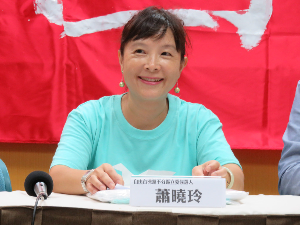 北市廉委會昨建議撤銷蕭曉玲解聘案，台北市長柯文哲指示教育局研議，人本教育基金會6日批評柯文哲叫殺人的追究自己罪責是天真還偽善？呼籲立下決斷，撤銷蕭案違法解聘，勿成延續國家暴力共犯。（資料照，林冠妙攝）