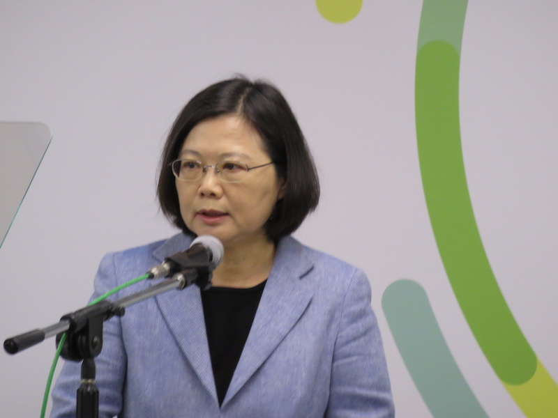 蔡英文接見司改會代表，承諾親自領導司法改革，確保能夠加速推進，並強調當選後要召開全國司法改革會議。（朱蒲青攝）