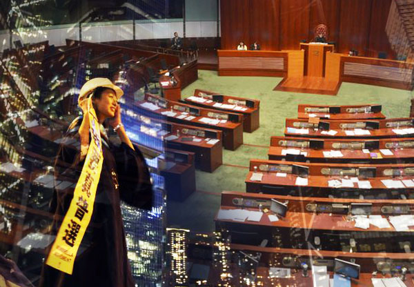 民主普選,從來不是一小撮「先知先覺者」向專制政權爭取回來,然後再賞賜給普羅大眾的禮物,而是必須由全體有自尊的公民,持續奮鬥,建立與維持永恆警醒的政治制度和生活文化。(網路資料翻攝)