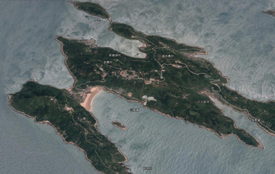 日本共同社日前報導,中國正在距離釣魚台300公里的浙江省南麂島興建軍事基地。今再傳出中國軍艦繞行日本一周事件。(取自Google 地圖衛星圖)中央社