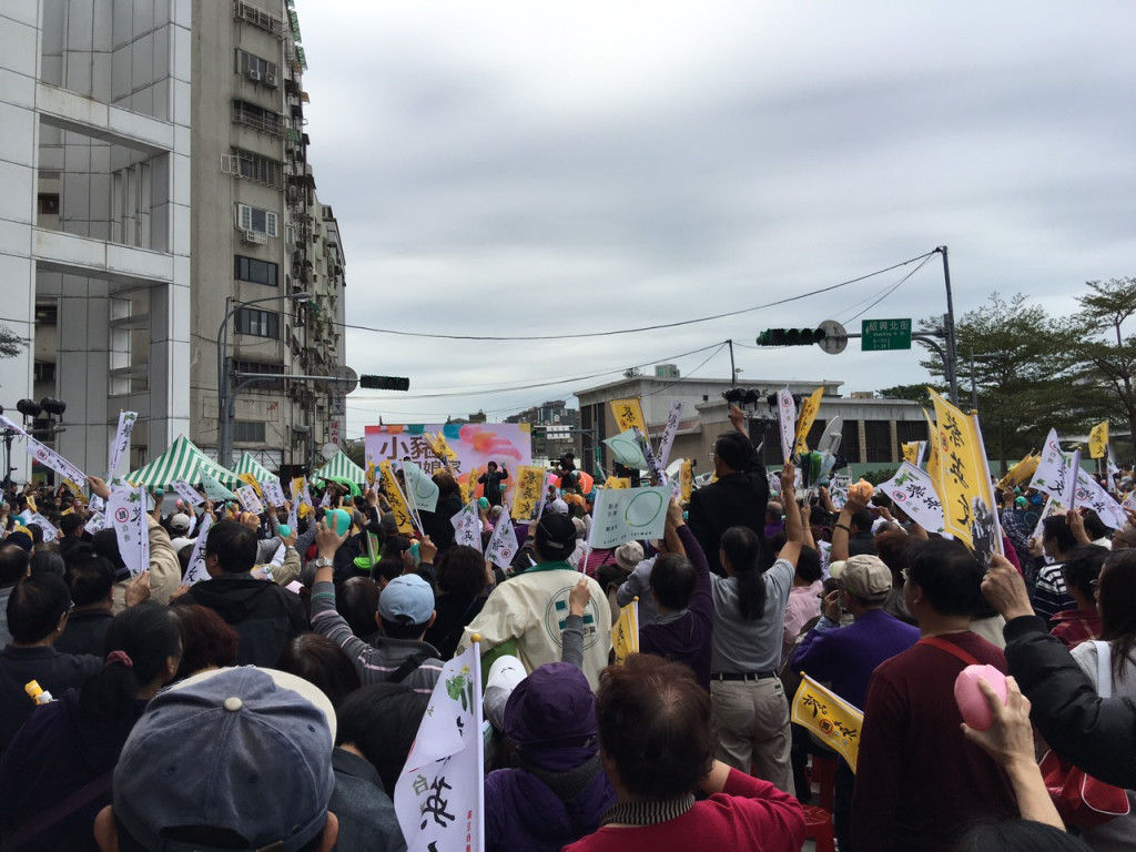 2016大選倒數一個月，民進黨的「小豬回娘家」開始掀起動員高潮。(黃謙賢攝)20151220