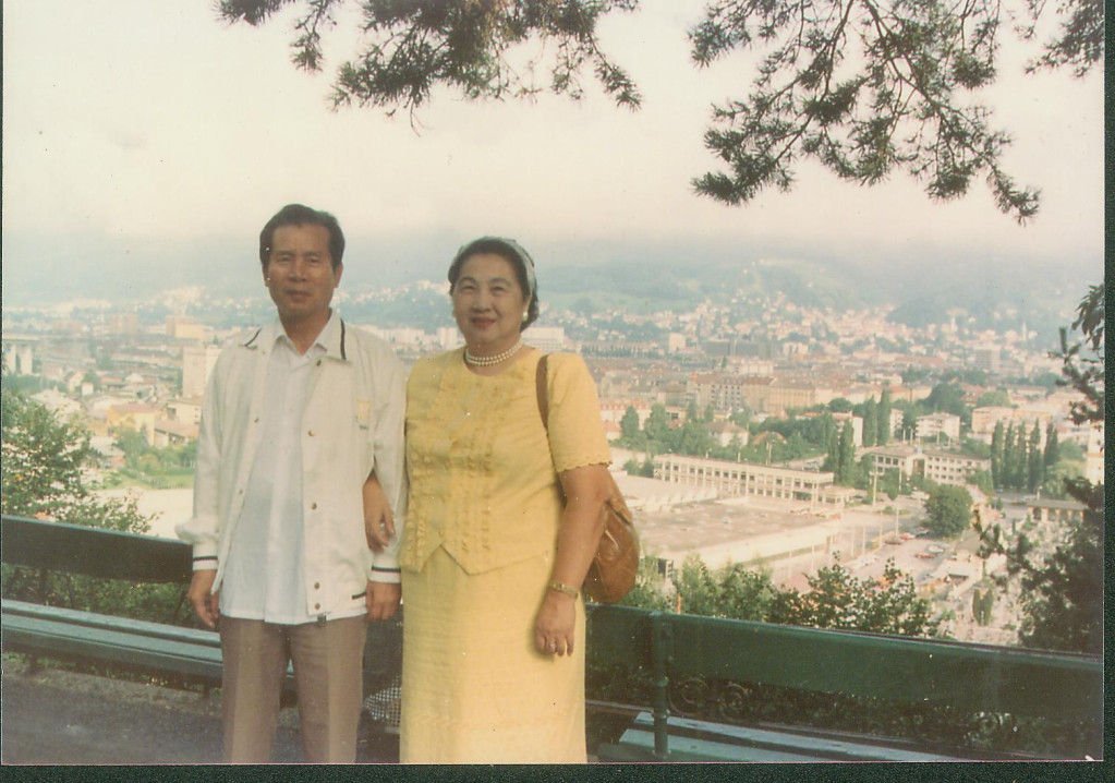 對雲林政壇影響相當大的夫婦蘇東啟與蘇洪月嬌，圖是蘇東啟出獄後與妻子出國旅行。（作者提供）