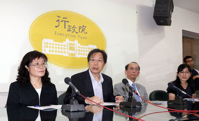 行政院食安辦公室去年10月22日成立運作,遭批評功能不彰,行政院今(26)日晚間指出,雲林地檢署根據食安辦檢舉資料,昨天破獲不法食、藥品案。(中央社資料照片) 20150326