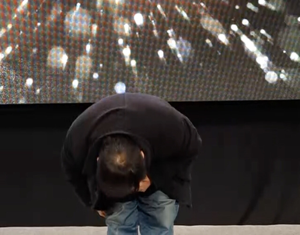 由於新竹市立委選情激烈，不但小英數度前往助陣，就連前柯文哲競選總幹事姚立明晚間也前往站台，並向新竹鄉親90度鞠躬，呼籲大家要讓柯建銘選上。（郭文宏 攝）