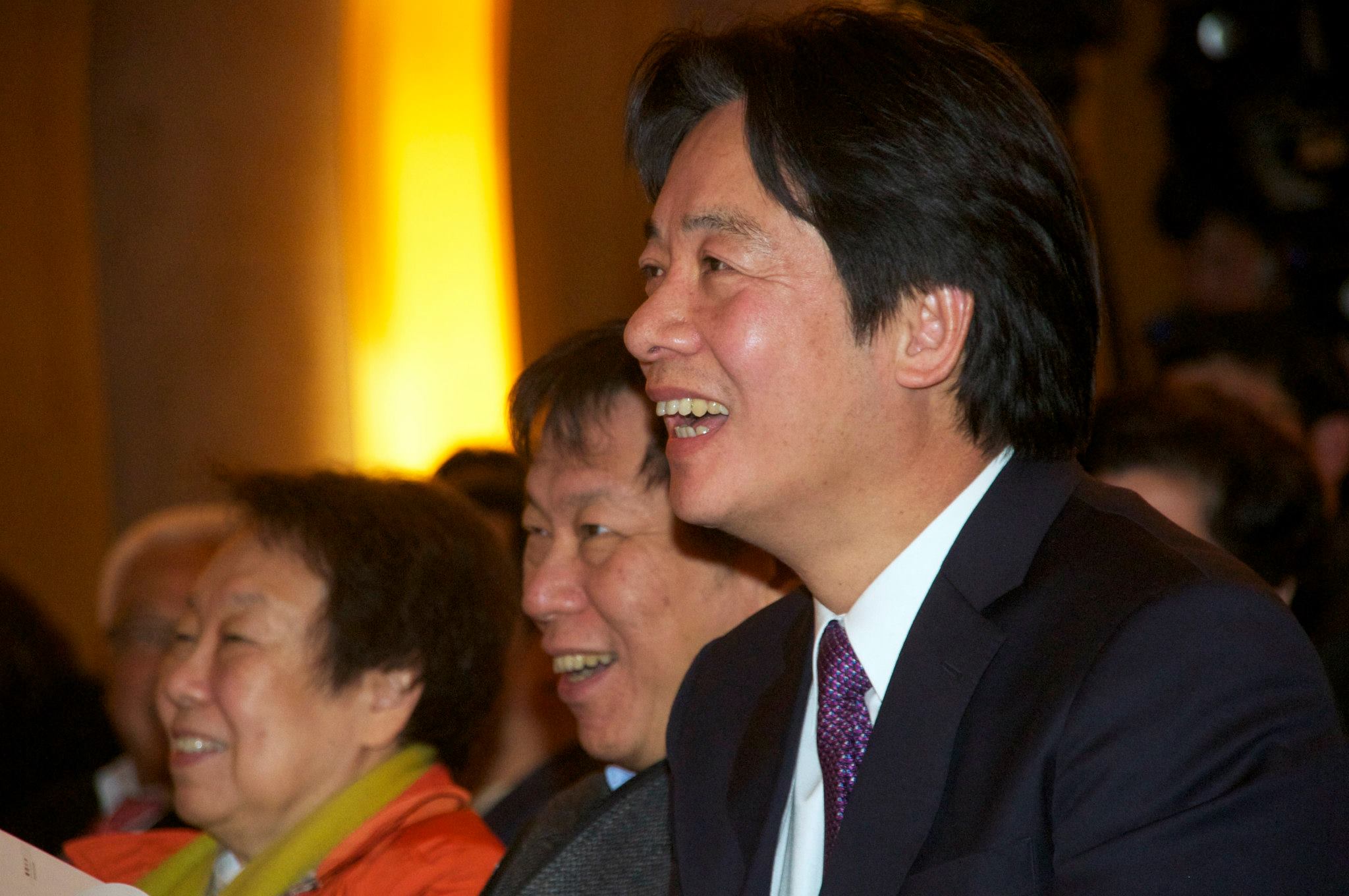 六都首長選舉，經費申報結果公布，南市長賴清德（右）為唯一有結餘的參選人。（民報資料照片，黃謙賢攝）20150601