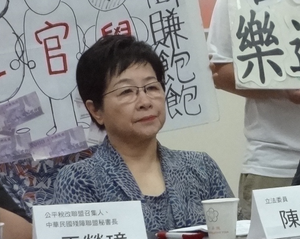 民進黨籍立委陳節如今天（4日）痛斥合宜住宅根本是錯誤政策，並且點名當時的行政院長吳敦義、行政院秘書長林中森、內政部長江宜樺和營建署長葉世文，都應為合宜住宅政策負責。（劉明堂攝）