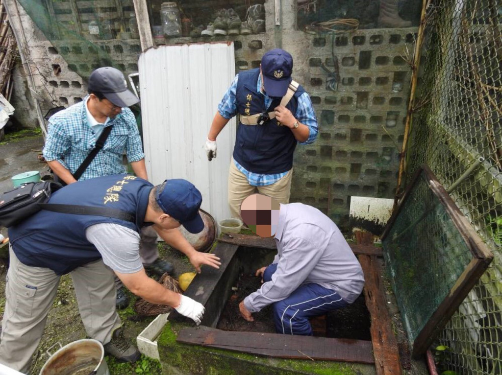 江男蒐集母龜產的龜卵後孵化，集中飼養，警方懷疑保育烏龜是否被銷售往中國。圖／保七第九大隊提供