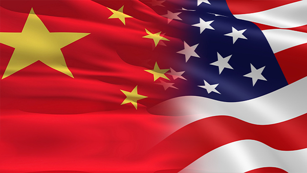 老共企圖推動人民幣國際化,讓國內經濟起死回生,老共認為老美可以印鈔票就自己,所以中國也要印鈔自救,這些鈔票的最佳去處就是「一帶一路」的中亞國家。但是美國不願意的話,鈔票也印不成,現在把南海問題鬧大了,大家上桌才能談。問題是老美會讓步嗎?(網路資料,民報合成)