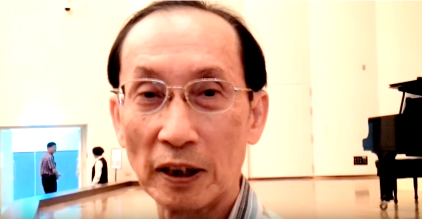 紅木屐合唱團2015演唱會《四季戀歌謠-台語名曲》11月7日晚在高雄市音樂館演奏廳舉行，南社創社長、詩人醫師曾貴海作詞的兩首名曲，台灣尚蓋媠與青春少年時也在昨晚演出。(記者陳俊廷攝)