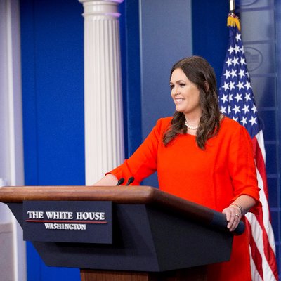 白宮發言人桑德斯（Sarah Sanders）表示，川普總統對於被土耳其關押的一名美國牧師以及其他美國公民和外交機構僱員仍然沒有獲釋「感到非常厭煩」。圖／維基公有領域