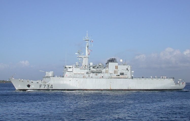 法國巡防艦「葡月號」(Vendemiaire)。圖／Rama, wikimedia (CC BY-SA 3.0)