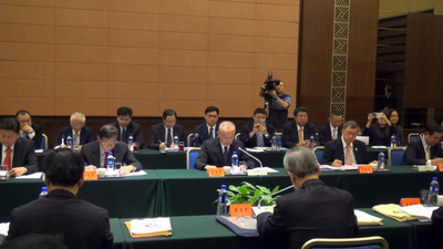 九月間泛藍八縣市首長或副手應召到北京被摸頭，中方特別對這些支持「九二共識」、「一中原則」縣市實施陸客旅遊，進口農作物等為犒賞。圖／中央社資料照