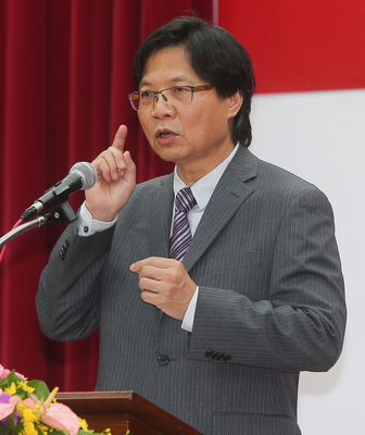 內政部長葉俊榮與海巡署長李仲威將於16)日率高雄市政府及氣候變遷議題學者，搭機前往南沙太平島實地視察，並為南沙醫院新設門牌。圖／中央社（資料照）