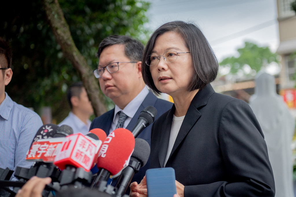 昨晚香港「反送中」民眾佔領立法會，遭到香港警方強制驅離事，蔡英文表示，希望香港政府可以拿出誠意，只有誠意的面對、誠實的面對，社會的衝突才可以解決。圖／總統府