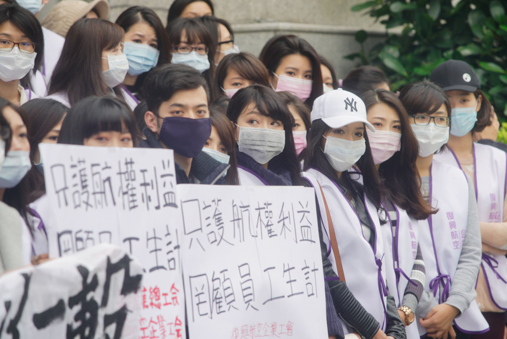 復興航空勞資糾紛難解，北市勞動局8日介入強制協商，但勞資雙方經過三小時四十分後仍宣告協商破局。圖／張良一