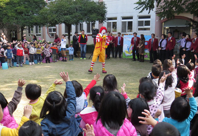 104學年度公立幼兒園招生開跑，教育部呼籲民眾近期留意所在地各直轄市、縣(市)政府訂定的公立幼兒園招生規定，及早辦理報名事宜。圖為斗六市立幼兒園。(中央社資料照片)