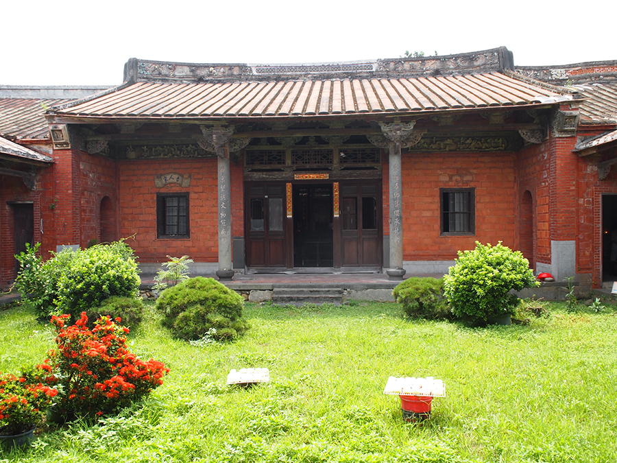 徐厝原為徐氏宗親百年祖厝，1950至60年代一度成為軍方祕密監獄。被占用20多年後，人犯和軍方管理員才搬遷到龍潭。（陳銘城 攝影）