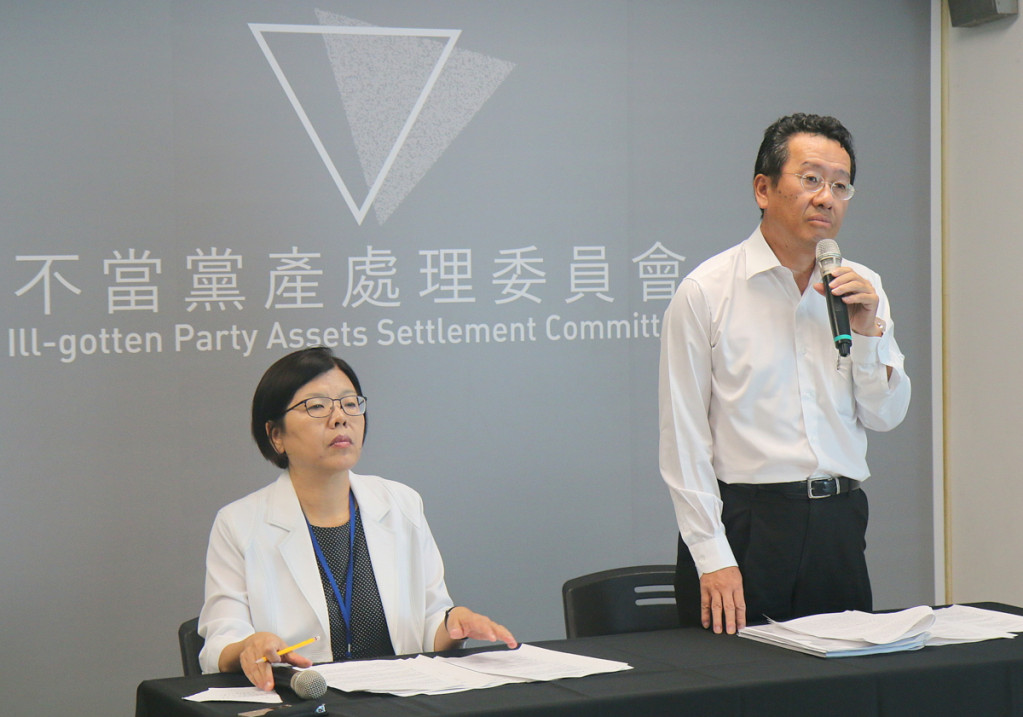 不當黨產委員會主委顧立雄指出，黨產條例公布隔天國民黨從永豐銀行提領5.2億，委員會已要求銀行「准存不准提」。圖／何豪毅攝