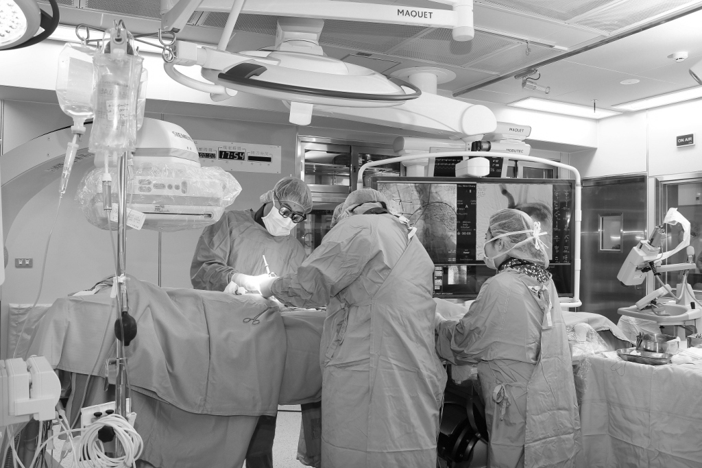 沒有人想把要救人的醫事人員送進牢房,但也沒有人願意自己的親友在醫療事故中傷害或死亡,修法必須同時考量雙方的法律權利。圖/《民報》資料室