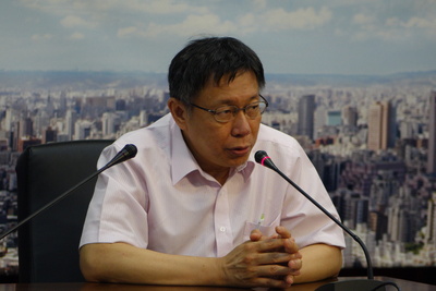 台北市北投文化國小8歲小二女童，昨天下午遭龔姓男嫌割頸命危，台北市長柯文哲表示，星期一將派輔導人員到校，安撫學生和老師的心情。（中央社）