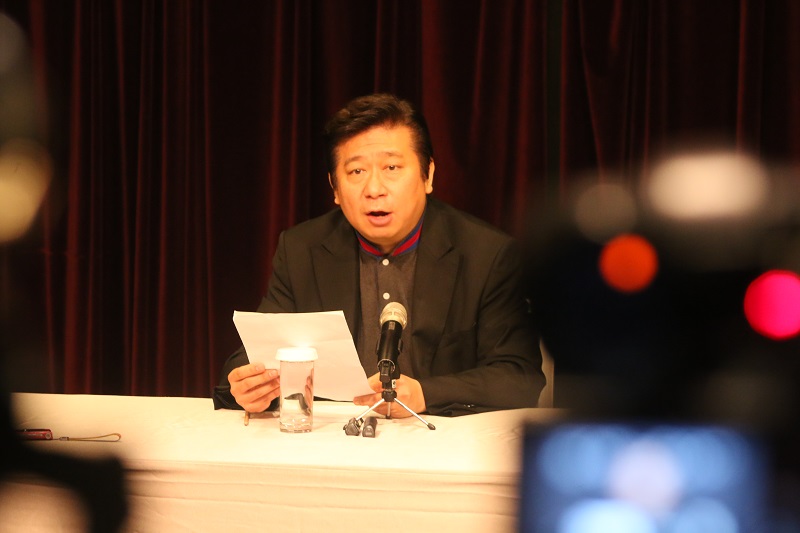 張顯耀強調自己清白。(記者何豪毅攝)