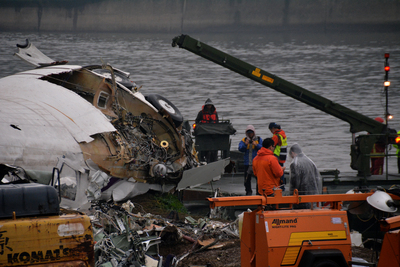復興班機墜毀基隆河，空難畫面讓國內外震驚，飛安會今天公布事發當時的機艙對話全部內容，將事故原因指向關錯引擎。（資料照片，中央）20150702