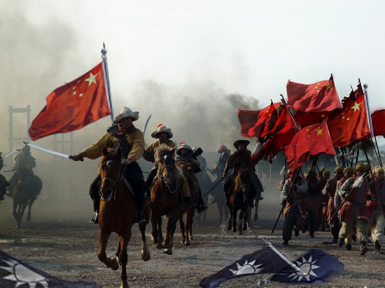 李登輝嫁孫女的會場有人高喊「中華民國萬歲」,問題是:中華民國只活了38歲就魂飛魄散了,怎麼「萬歲」呢?(圖:民報合成)