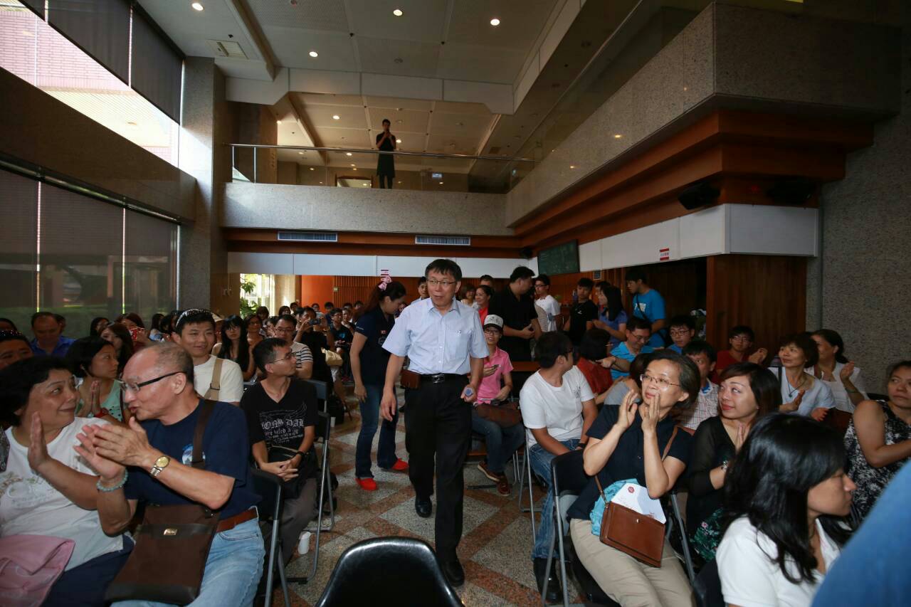 柯文哲出席「妳說、我聽」婦女座談會。（朱蒲青攝）