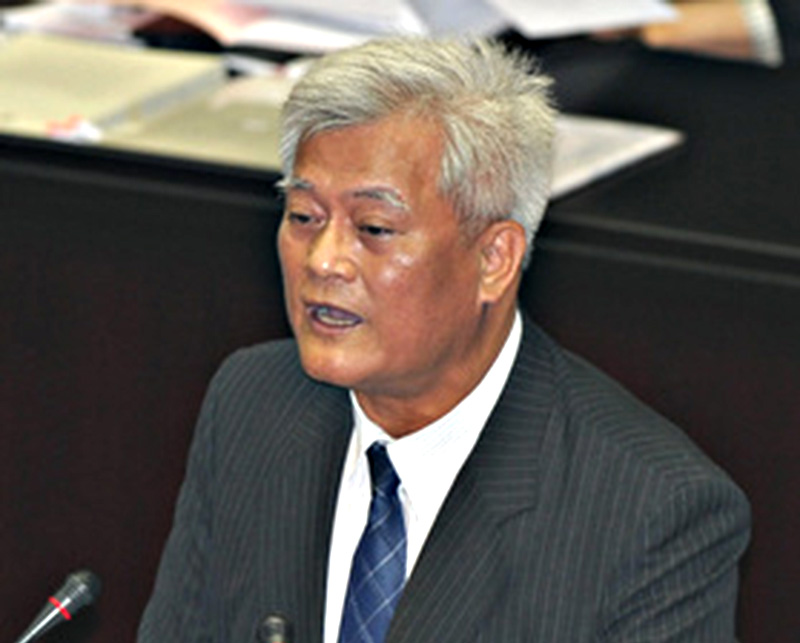監察院副院長被提名人、前原民會主委孫大川（圖），1日在立法院表示，監察院是憲法明訂機構，想有所改變應當開大門、走大路，透過修憲手段。（中央社）