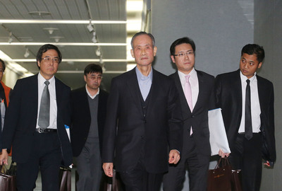台北市長柯文哲與遠雄集團董事長會面拋出「重新議約」訊息，但遠雄對此看法與外界大不同，強調不是重新議約而是修約，且沒必要再提監院39項糾正案，33棵樹也照移。令人質疑柯P在這場會面中要說大獲全勝恐太早。（中央社資料照）