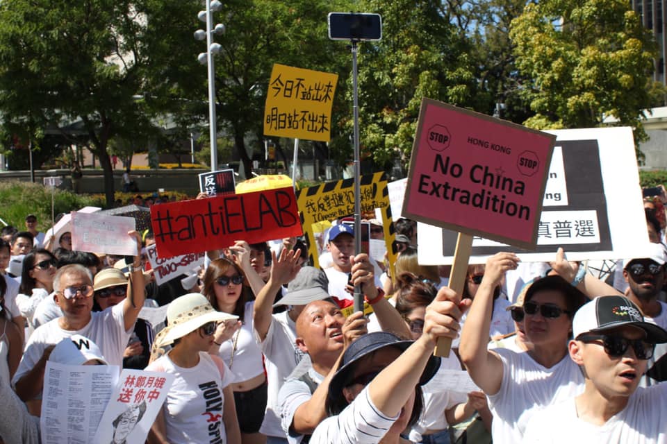 美國國會兩院兩黨的議員再次推出《香港人權與民主法》，並呼籲川普總統公開談判中國的人權與自由問題。圖／取自全球集氣反送中臉書