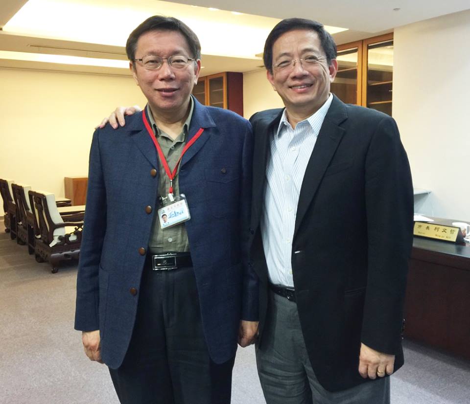 國發會主委管中閔再次密會新任台北市長柯文哲,經廣泛討論後,終於讓國發會主推的「創新創業園區」按原訂計畫落腳圓山花博園區,管爺甚至盛讚柯P「果斷迅速、痛快淋漓」。(圖片來源:國發會提供)