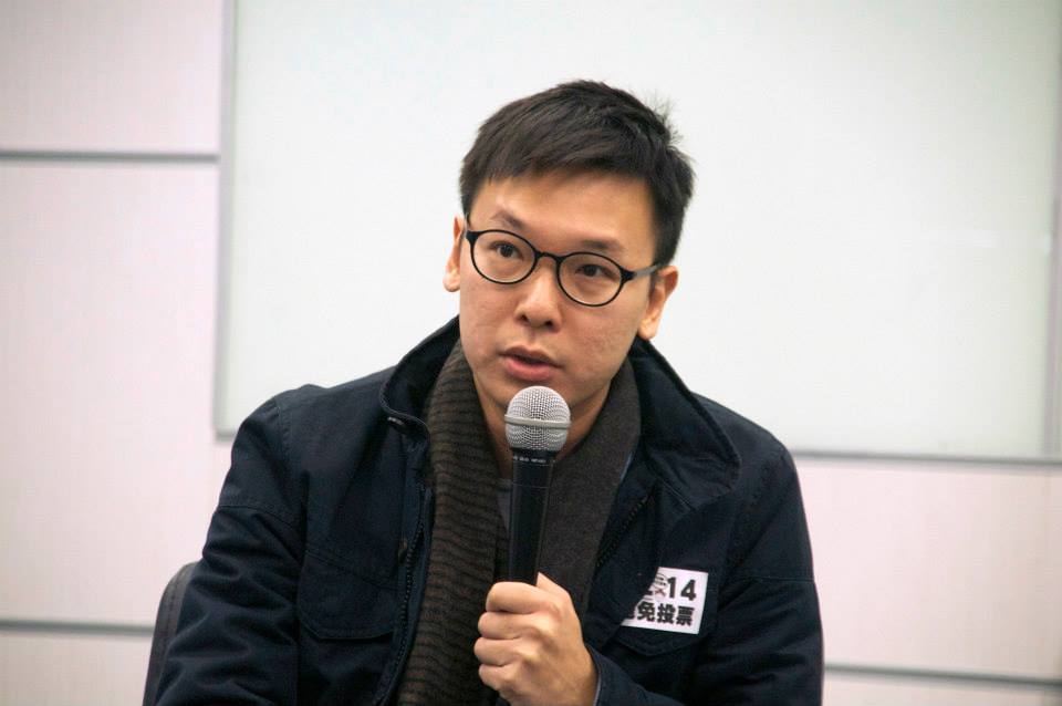 「奪回桃園青年陣線」發起人、龍潭農工游騰傑昨晚翻牆進入教育部，向教育部潑漆抗議，要求立即回應反課綱訴求，林飛帆今天在臉書發文支持「中學生們加油，向你們致敬！」，奉勸教育部「不要再龜了」。(資料照，黃謙賢攝)