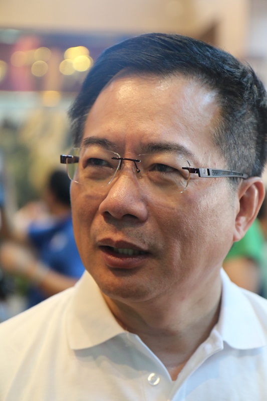無黨籍台北市長候選人柯文哲昨天指陳以真年輕、漂亮，適合當櫃檯小姐或觀光局代言人，質疑陳當市長的能力，國民黨台北市長候選人連勝文競選總幹事蔡正元今在臉書貼文，砲轟柯文哲有病。（資料照片，記者何豪毅攝）