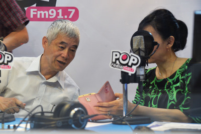 交通部長賀陳旦（左）10日接受廣播專訪，對於傳出交通部一級主管可能大調動，賀陳旦雖未說明，但坦言部分機關已現疲態。（中央社）