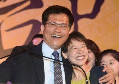 林佳龍財產增加不少  樂的笑哈哈。(圖片取自網路)