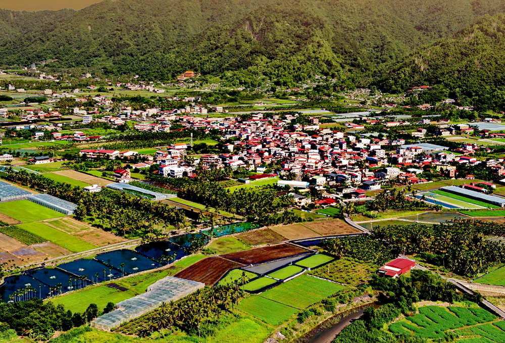 美濃鎮全景（記者陳俊廷翻攝）