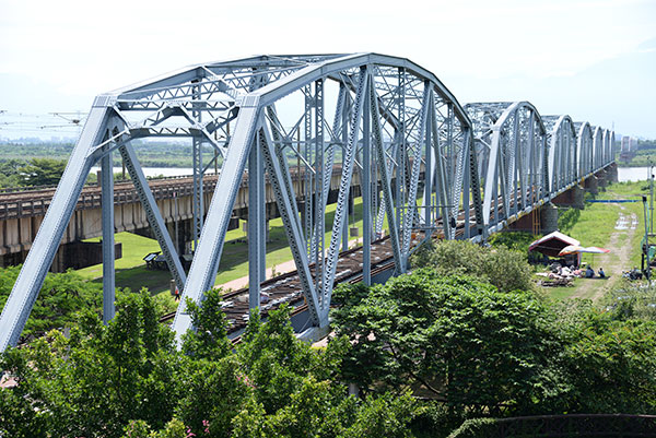 橫跨高屏的大樹舊鐵橋,9月6日正式化身為天空步道。( 記者陳俊廷攝)