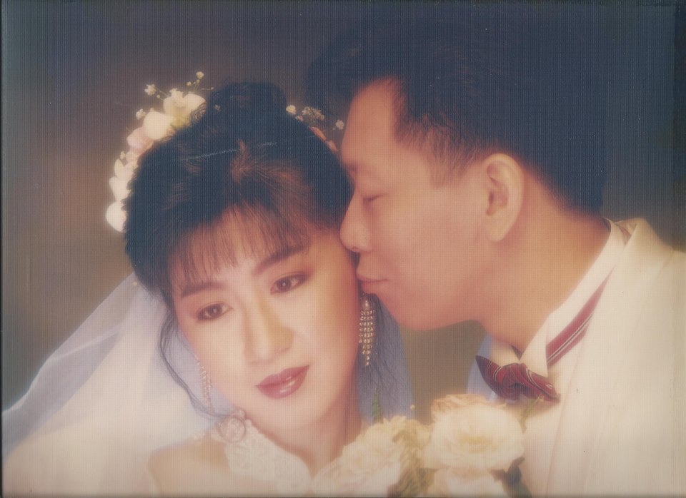 陳佩琪po一張親熱婚紗照   但對老公失言很在意。（摘自臉書）