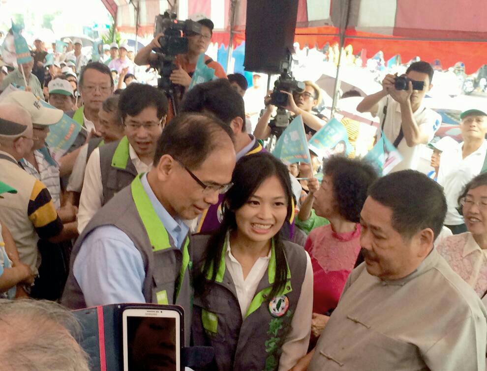 游錫堃、鄭宇恩聯合競選總部今在淡水成立。（游辦提供）