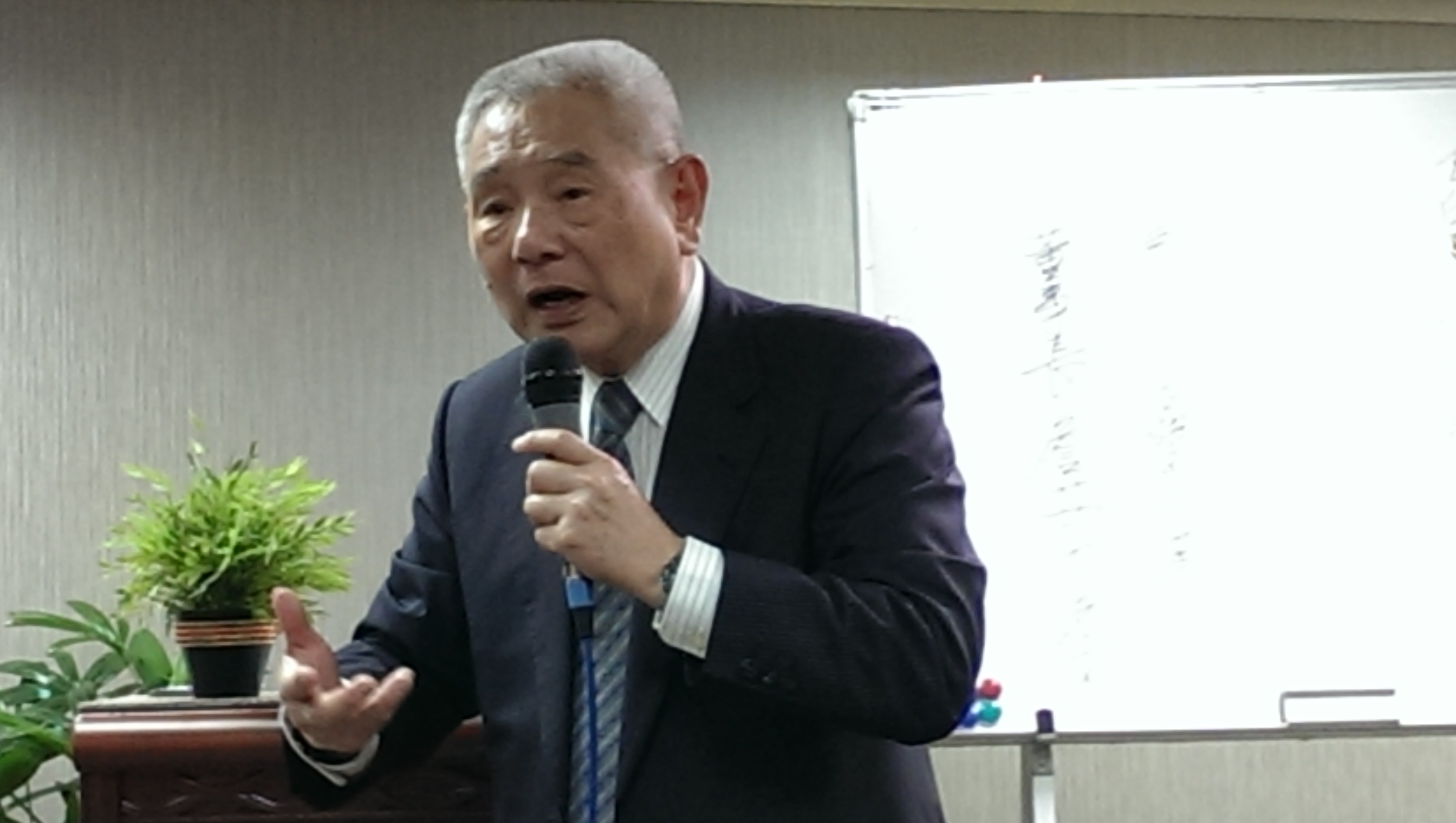 合璧工業董事長詹其力融合三大文化的經營哲縱，將員工視為家人，追求幸福企業有一套。（記者唐詩攝影）
