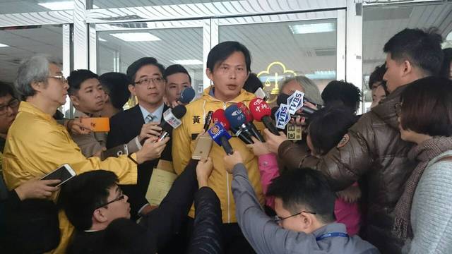 黃國昌選立委，被旺旺中時集團「原子彈」級轟炸，直追蔡英文「宇昌案」，問題黃國昌並不在競選總統啊！（摘自網路）