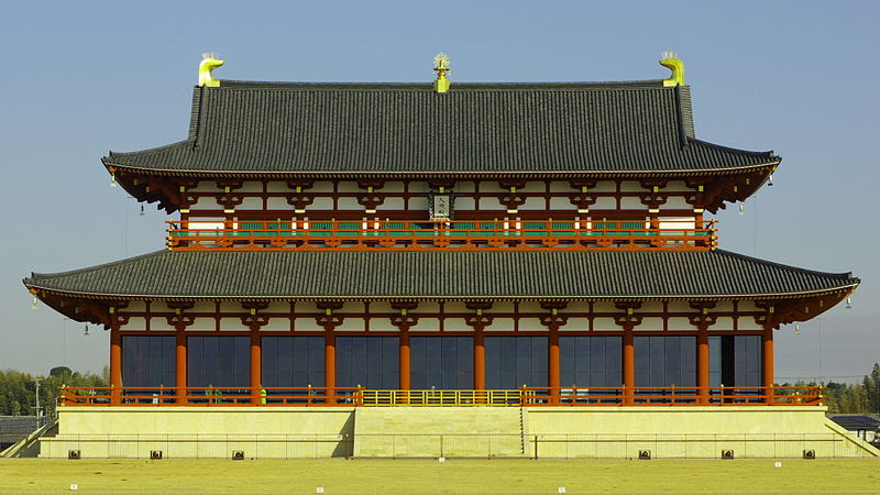 相對於奈良公園的熱鬧，平城宮跡就顯得冷清。而且，不只訪者稀少，約九成五的訪客都是日本人，顯然地，這是個日本人較有興趣的地方。圖／維基百科