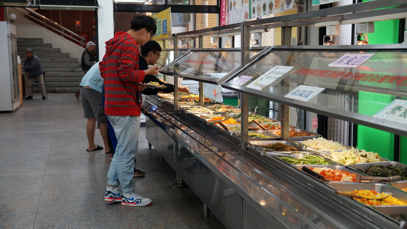 食安頻爆，家長比學生還擔心學餐安全把關情形。（取自成功大學網站）