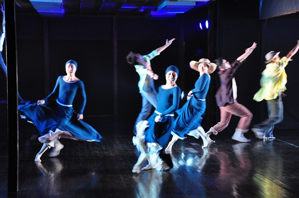 第十屆蔡瑞月國際舞蹈節《這裡有玫瑰，就在這裡跳舞吧！》將自10月30日至11月1日一連三天隆重登場。（圖蔡瑞月舞蹈研究社提供）