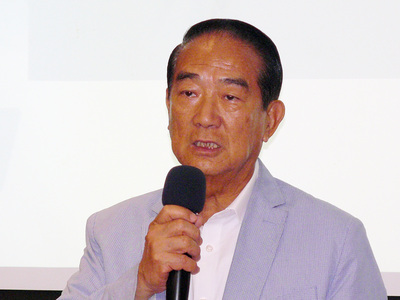針對大選「國親合」，親民黨總統參選人宋楚瑜25日表示，如果國民黨不能回應民眾要求，「我還去跟國民黨要和在一起打群架，沒有意義」！(中央社資料照片)