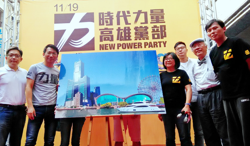 左起社民黨召集人陳尚志、立委徐永明、黨團辦公室主任陳惠敏、、林飛帆(後)、陳永興醫師與時力黨主席黃國昌。(記者林崑峯攝)