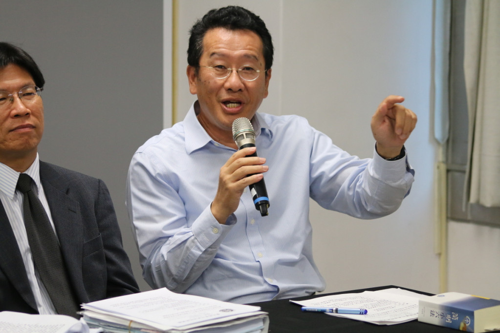 黨產會主委顧立雄強調必會對台北高等行政法院提抗告，至於國民黨團要求他下台，他表示35位立委為聲請釋憲不受理而下台，他就一起下台。圖／何豪毅攝