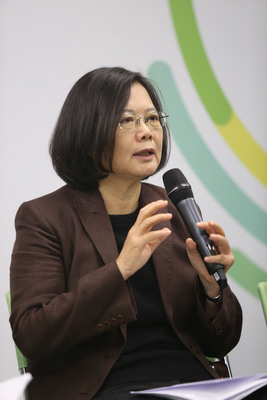 民進黨總統參選人蔡英文5日表示，未來政府不會坐視不管、讓大學自生自滅。（中央社資料照片）20151205