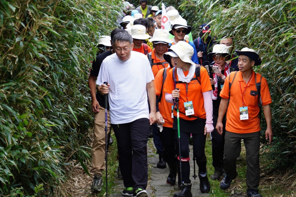 台北市長柯文哲今（7）日參加「台北大縱走 千人齊步行」。圖／台北市政府